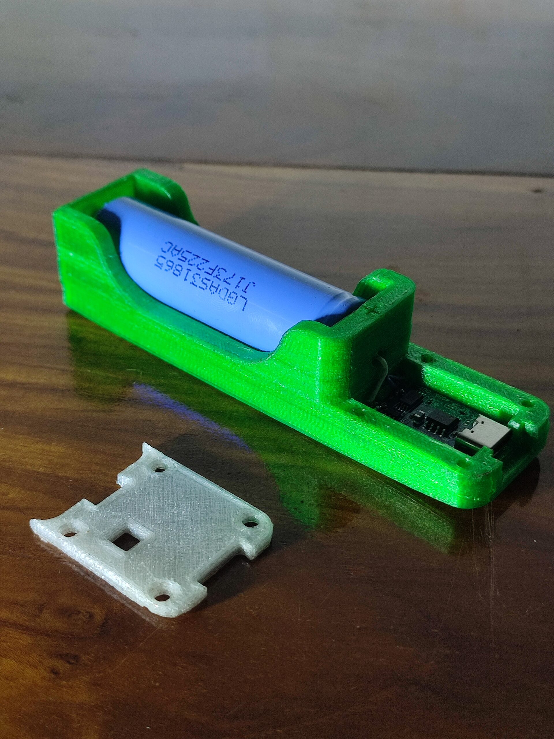 18650 Li-Ion battery charger case 3D printed