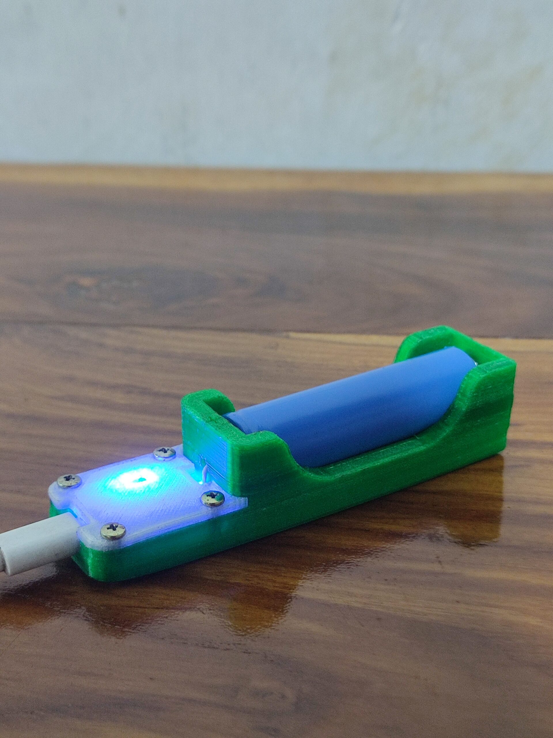 18650 Li-Ion battery charger case 3D printed